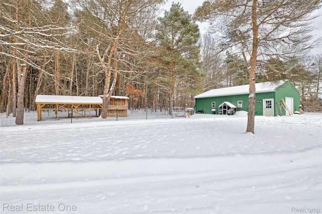 4340 Lahring Road, Holly Township, MI 48442