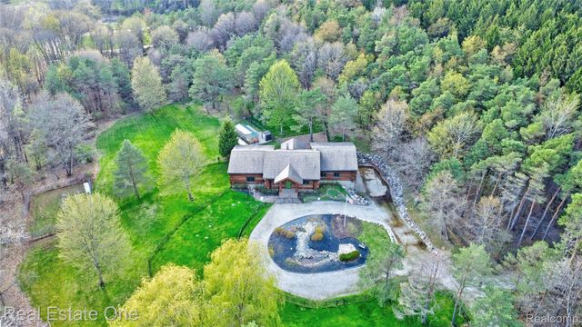 4340 Lahring Road, Holly Township, MI 48442