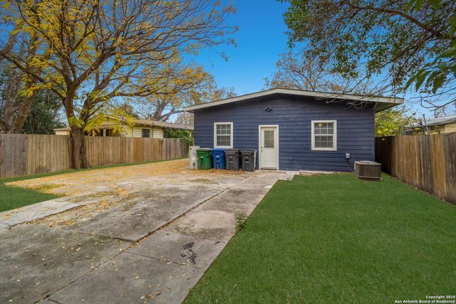 1230 Chalmers, San Antonio, TX 78211