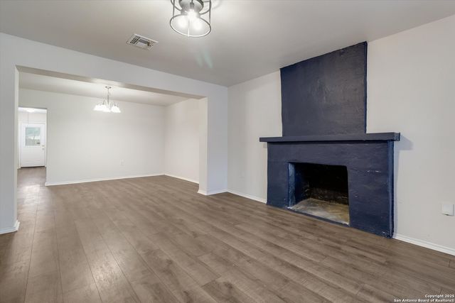 1230 Chalmers, San Antonio, TX 78211