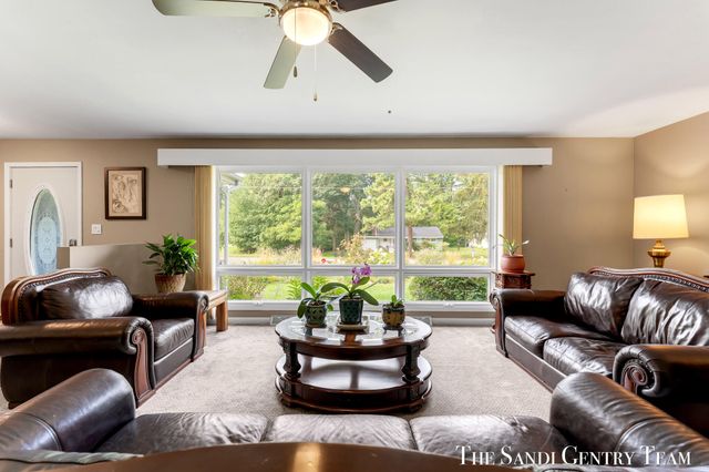 14942 Lakeshore Drive, Grand Haven Twp, MI 49417
