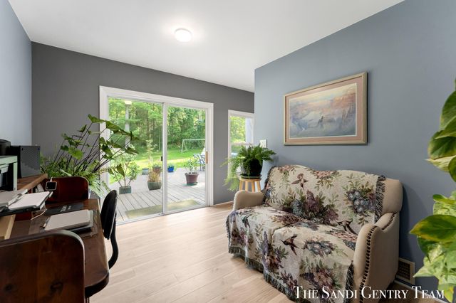 14942 Lakeshore Drive, Grand Haven Twp, MI 49417