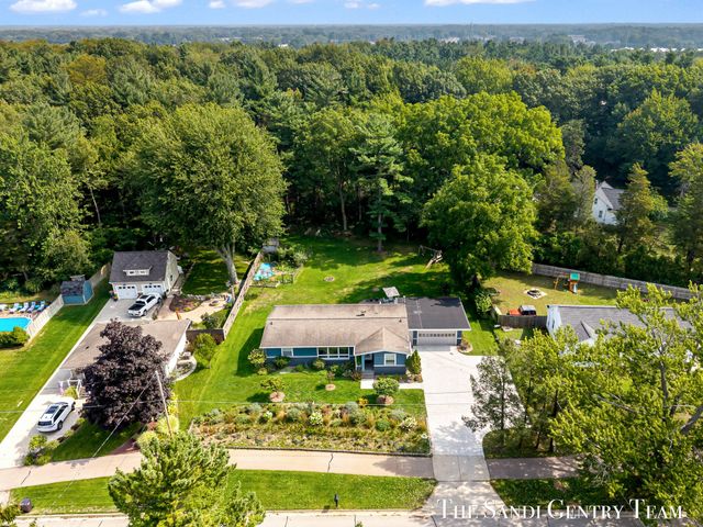 14942 Lakeshore Drive, Grand Haven Twp, MI 49417