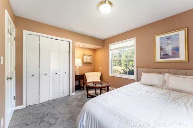 14942 Lakeshore Drive, Grand Haven Twp, MI 49417
