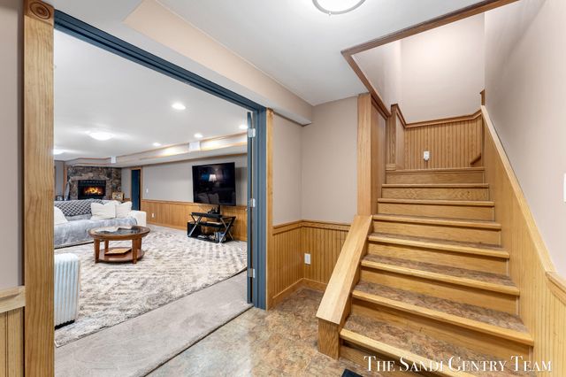 14942 Lakeshore Drive, Grand Haven Twp, MI 49417