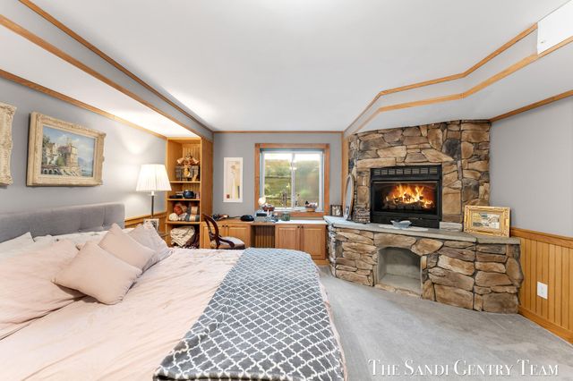 14942 Lakeshore Drive, Grand Haven Twp, MI 49417
