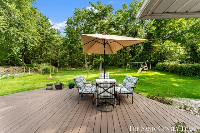 14942 Lakeshore Drive, Grand Haven Twp, MI 49417
