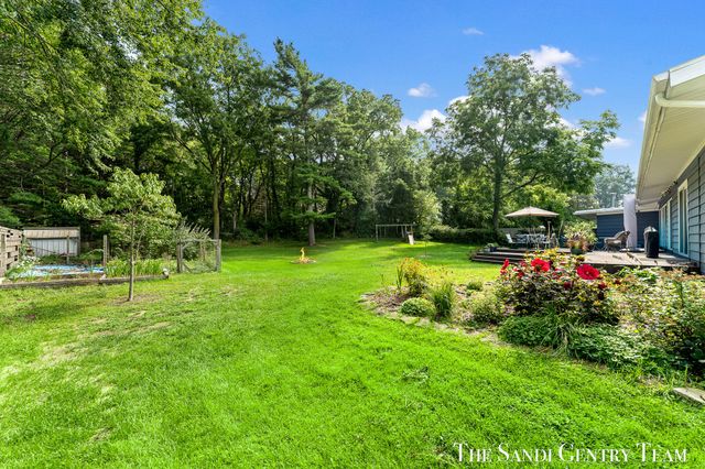 14942 Lakeshore Drive, Grand Haven Twp, MI 49417