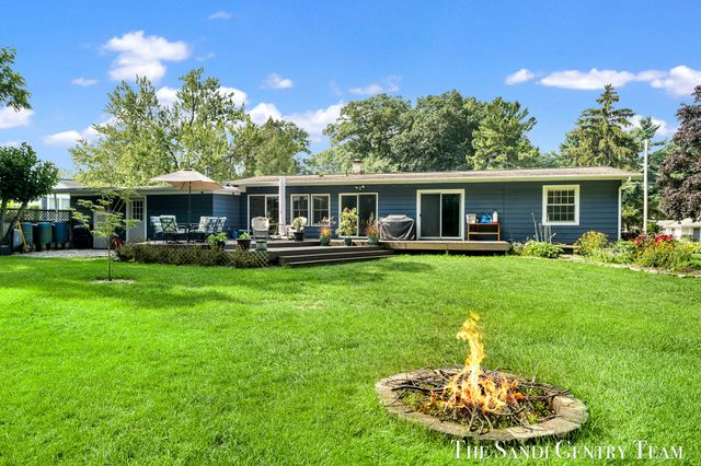 14942 Lakeshore Drive, Grand Haven Twp, MI 49417