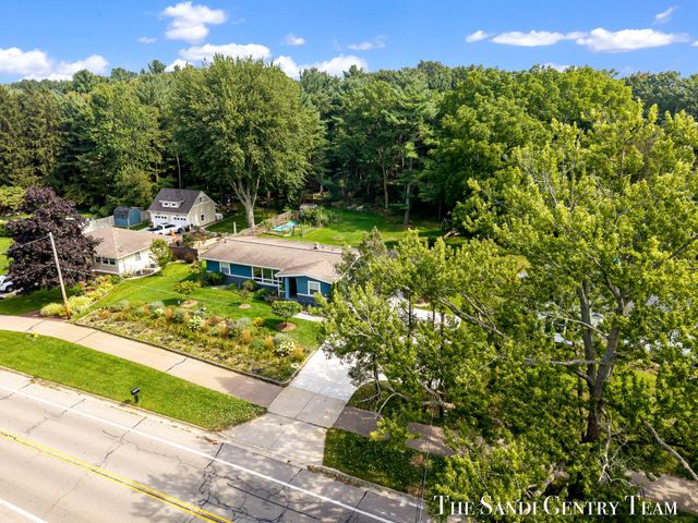 14942 Lakeshore Drive, Grand Haven Twp, MI 49417