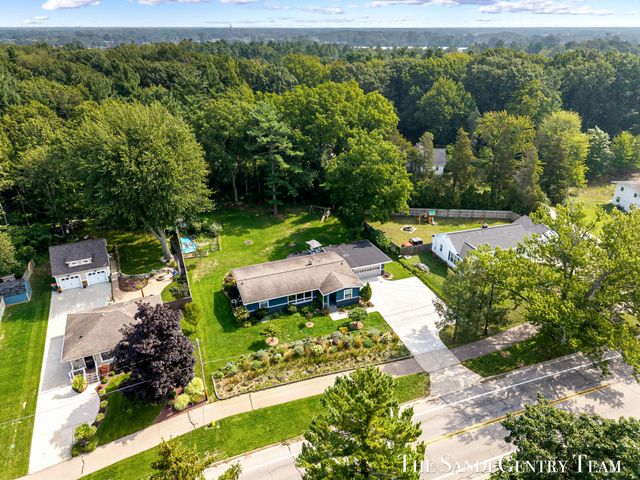 14942 Lakeshore Drive, Grand Haven Twp, MI 49417