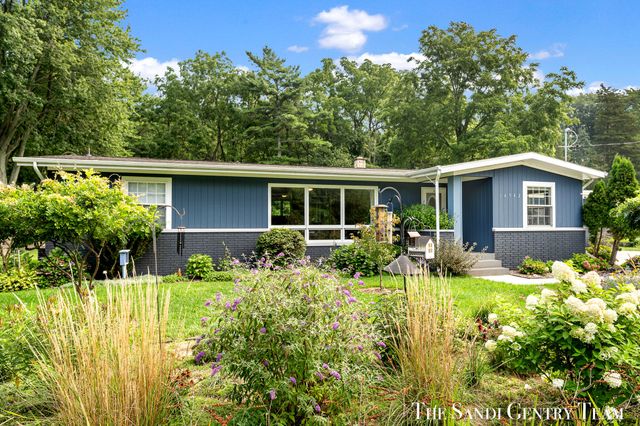 14942 Lakeshore Drive, Grand Haven Twp, MI 49417