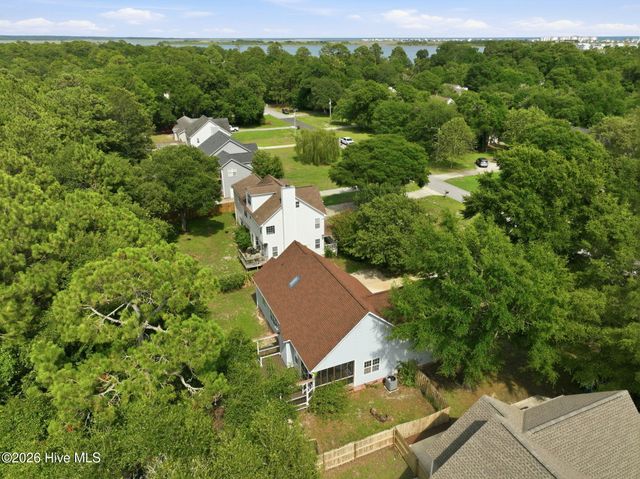 127 Bayshore Drive, Sneads Ferry, NC 28460