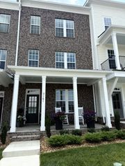3161 Setting Sun Dr, Thompsons Station, TN 37179