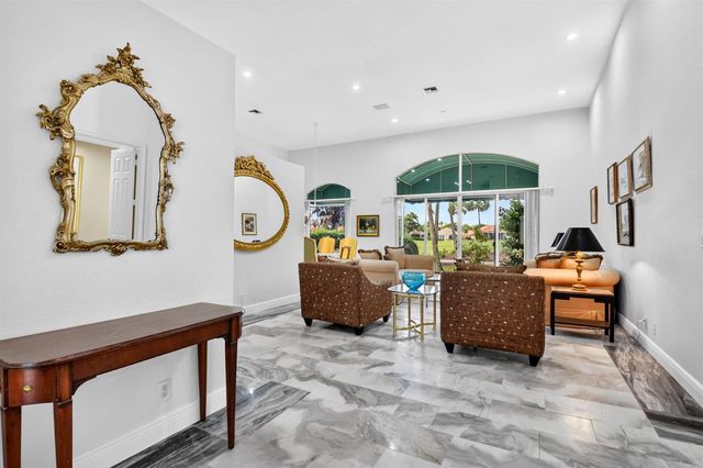 10694 Greenbriar Villa Drive, Lake Worth, FL 33449