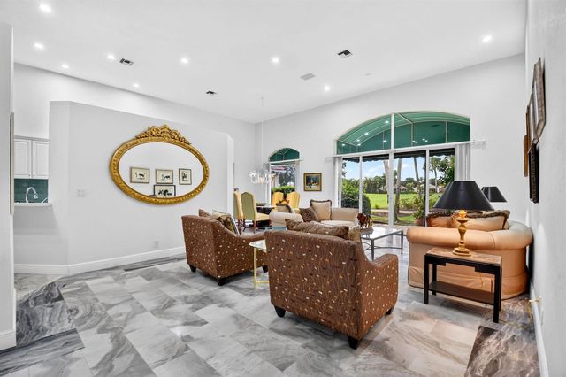 10694 Greenbriar Villa Drive, Lake Worth, FL 33449