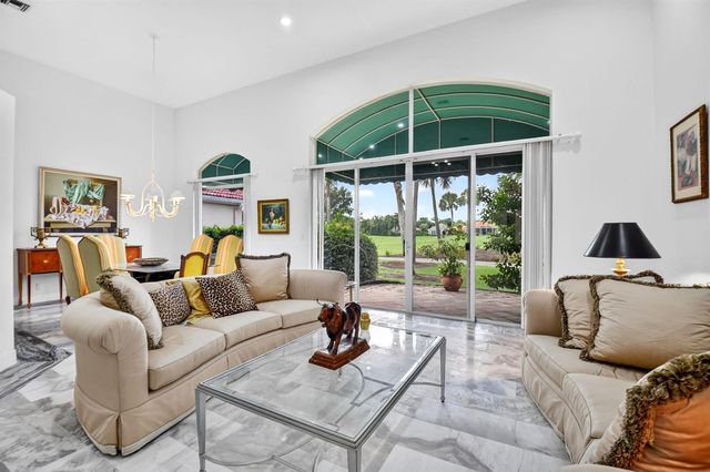 10694 Greenbriar Villa Drive, Lake Worth, FL 33449