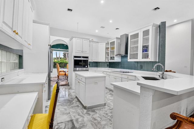 10694 Greenbriar Villa Drive, Lake Worth, FL 33449