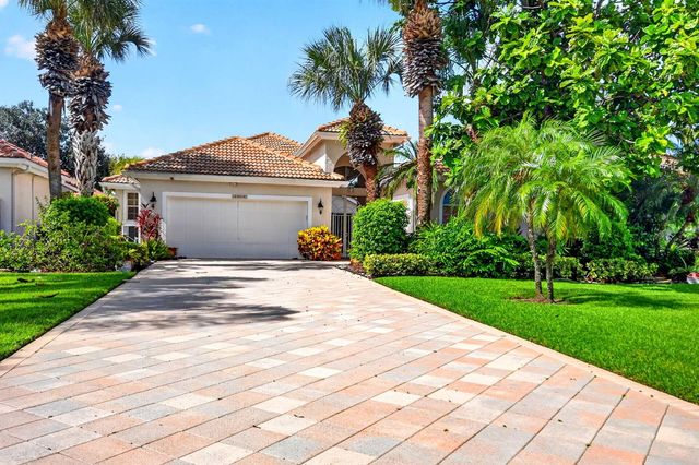 10694 Greenbriar Villa Drive, Lake Worth, FL 33449