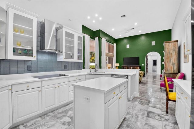 10694 Greenbriar Villa Drive, Lake Worth, FL 33449