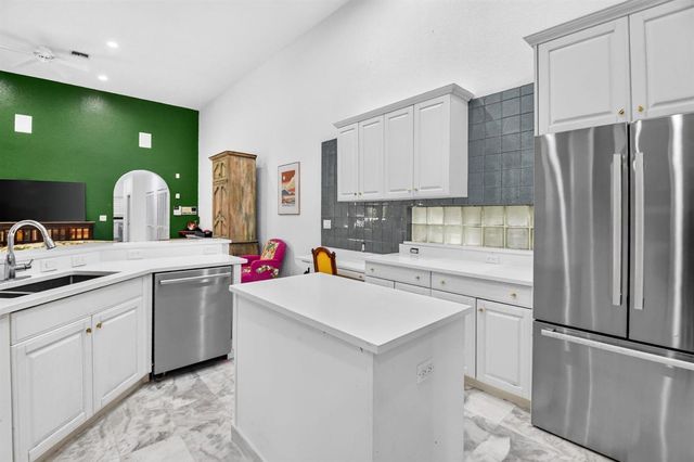 10694 Greenbriar Villa Drive, Lake Worth, FL 33449