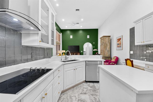 10694 Greenbriar Villa Drive, Lake Worth, FL 33449