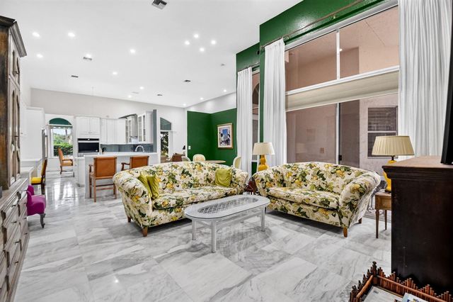 10694 Greenbriar Villa Drive, Lake Worth, FL 33449