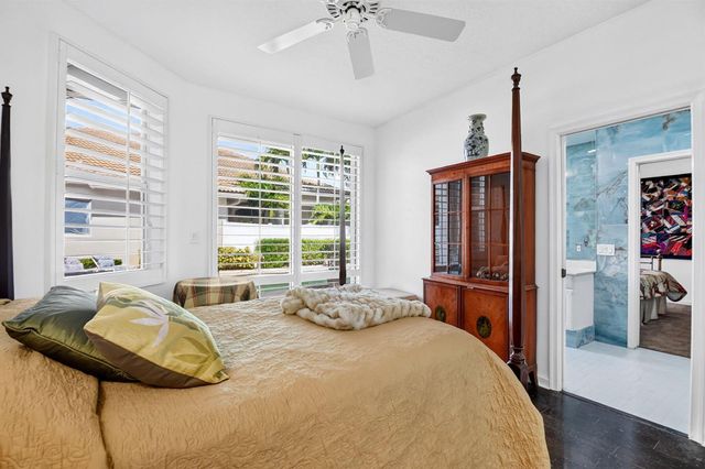 10694 Greenbriar Villa Drive, Lake Worth, FL 33449