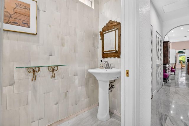 10694 Greenbriar Villa Drive, Lake Worth, FL 33449