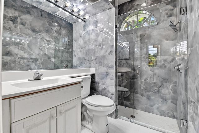 10694 Greenbriar Villa Drive, Lake Worth, FL 33449