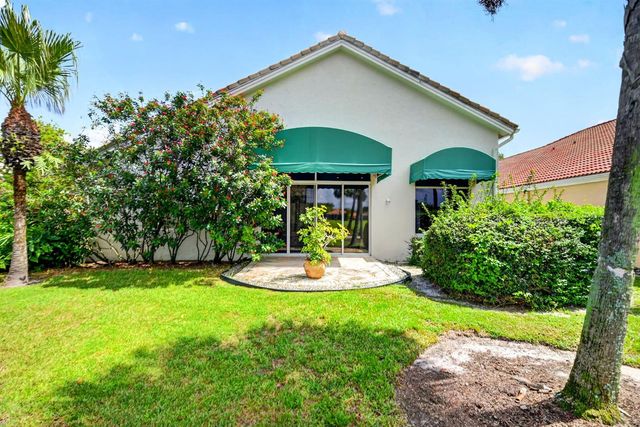 10694 Greenbriar Villa Drive, Lake Worth, FL 33449