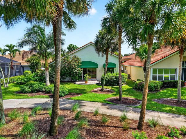 10694 Greenbriar Villa Drive, Lake Worth, FL 33449