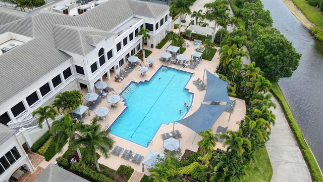10694 Greenbriar Villa Drive, Lake Worth, FL 33449