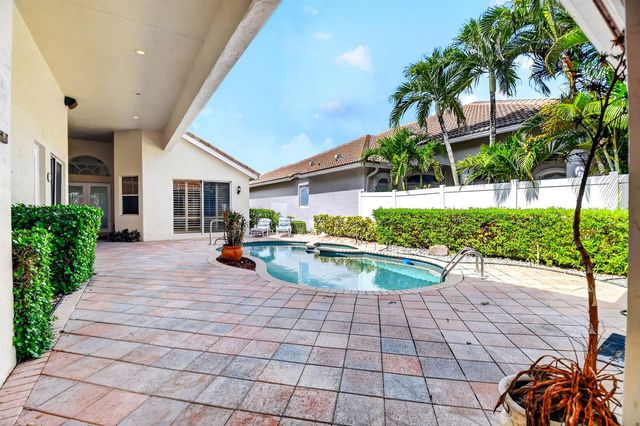 10694 Greenbriar Villa Drive, Lake Worth, FL 33449