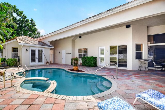 10694 Greenbriar Villa Drive, Lake Worth, FL 33449