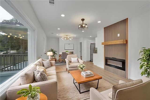 808 S Park SE Drive, Marietta, GA 30060