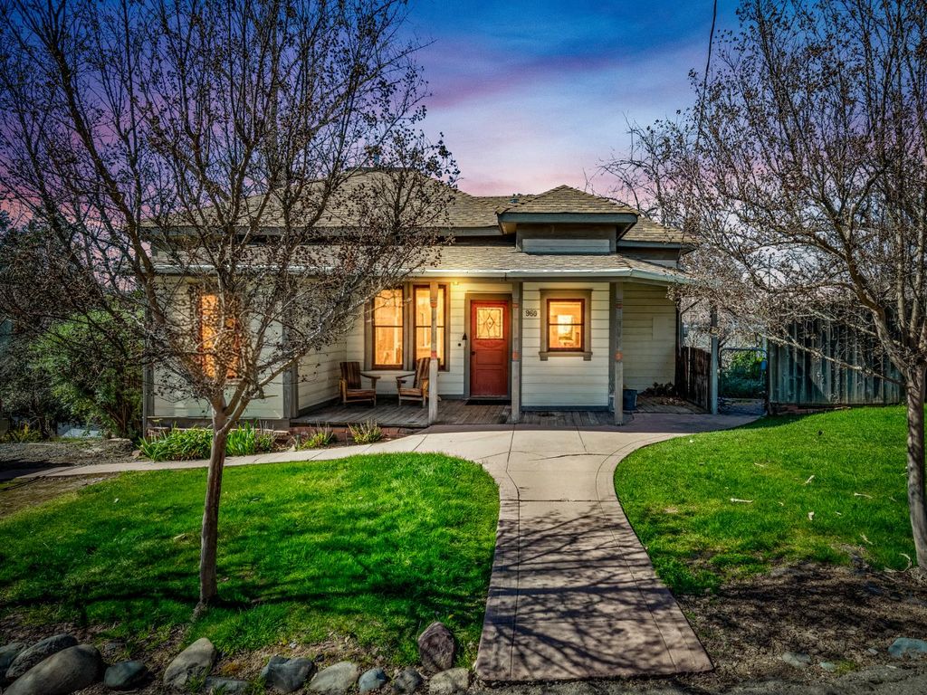 966 Lincoln St, Placerville, CA 95667