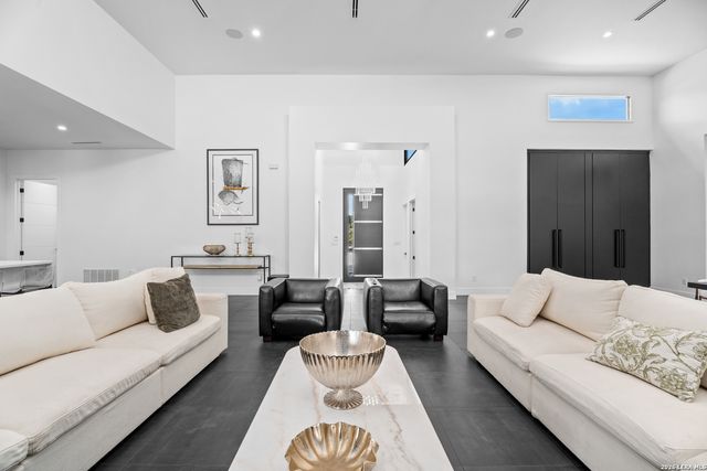 11009 PORTER SPGS, San Antonio, TX 78255