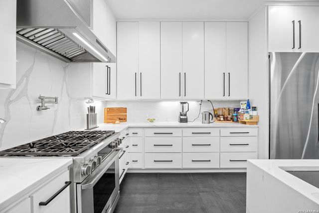 11009 PORTER SPGS, San Antonio, TX 78255