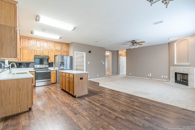 3461 DARTMOUTH CV, Schertz, TX 78154