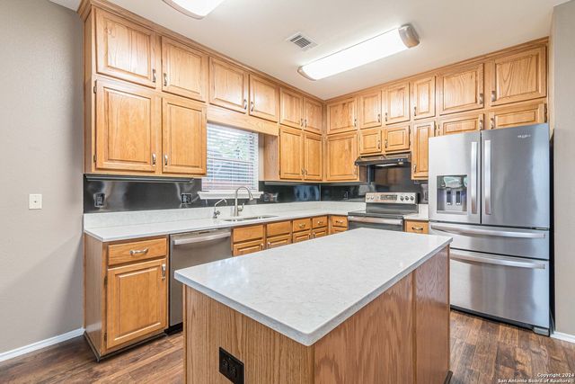 3461 DARTMOUTH CV, Schertz, TX 78154