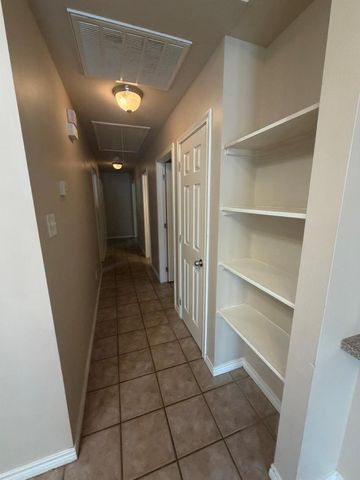 1437 Western Oaks Court, Bryan, TX 77807