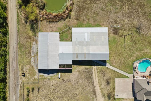 5646 County Road 2909, Dodd City, TX 75438