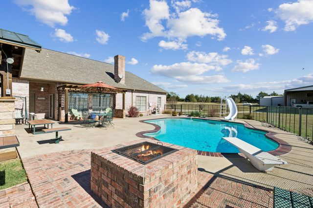 5646 County Road 2909, Dodd City, TX 75438