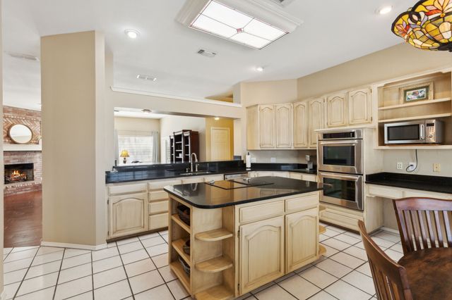 5646 County Road 2909, Dodd City, TX 75438