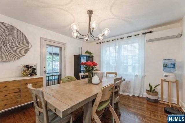 1125 W Laurelton Parkway, Teaneck, NJ 07666