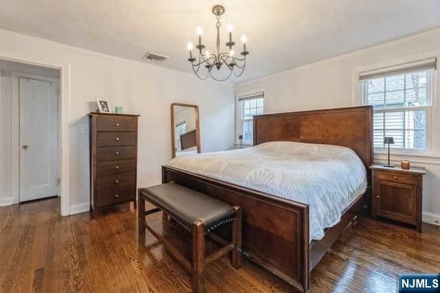 1125 W Laurelton Parkway, Teaneck, NJ 07666