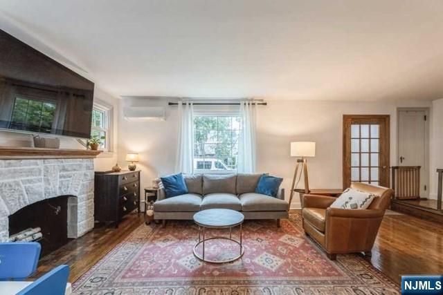 1125 W Laurelton Parkway, Teaneck, NJ 07666
