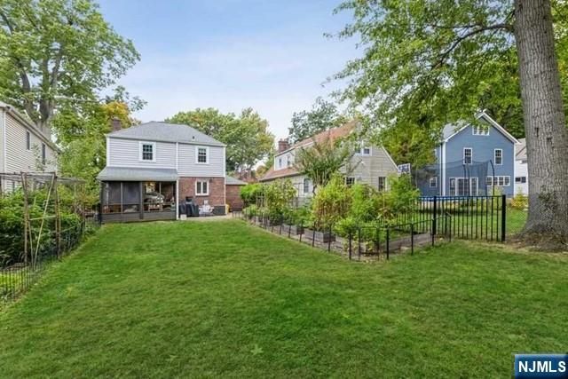 1125 W Laurelton Parkway, Teaneck, NJ 07666