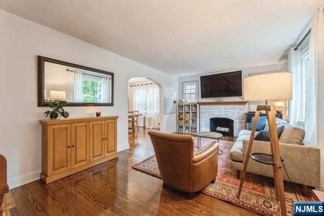 1125 W Laurelton Parkway, Teaneck, NJ 07666